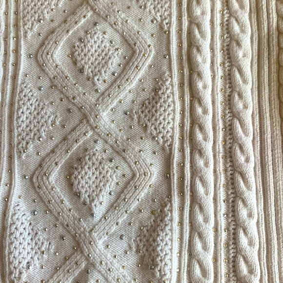 White House Black Market M white sweater w/ sparking details - Picture 6 of 7